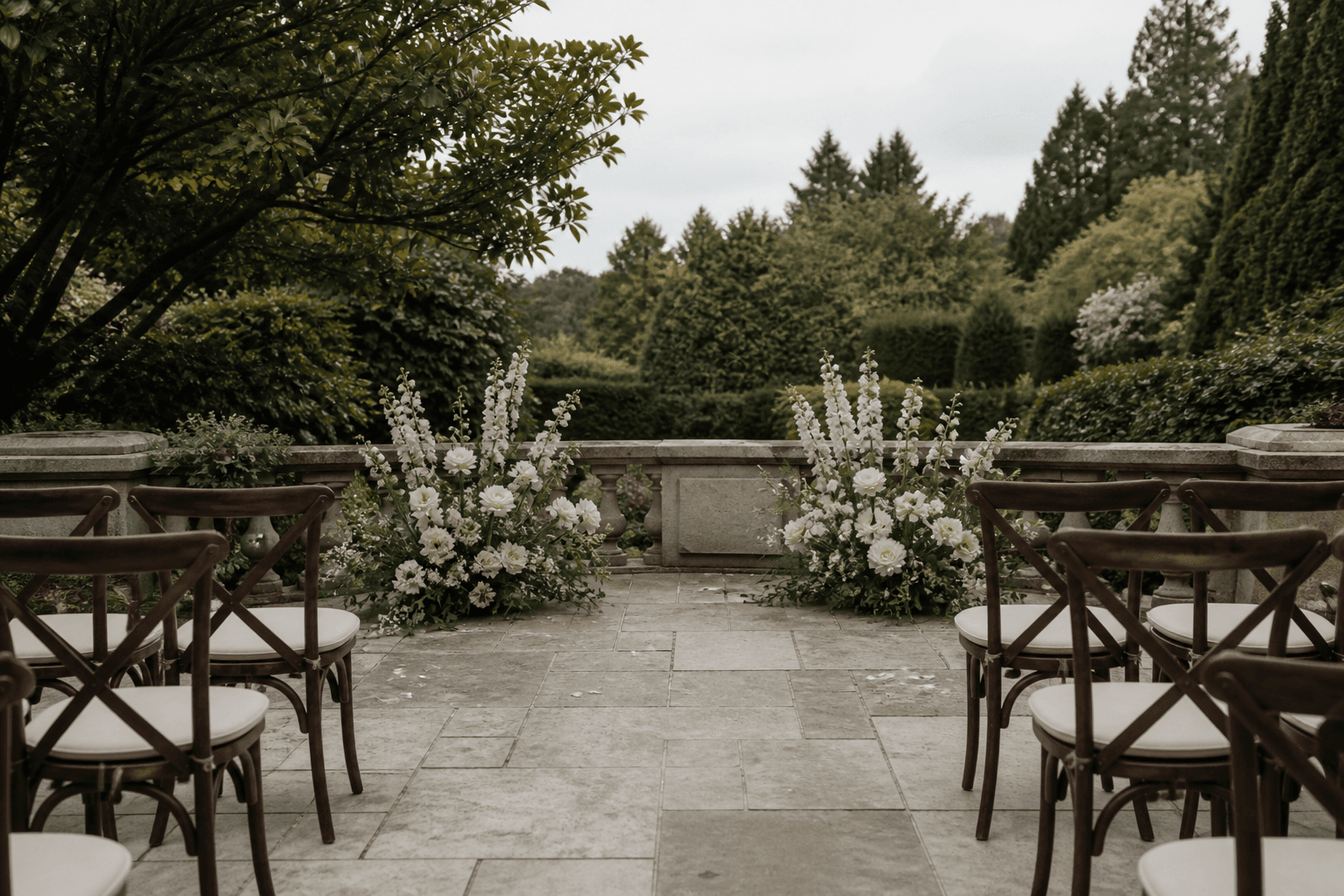 Stone-terrace ceremony floral design concept